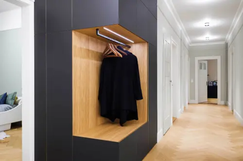 Baumann_Schreinerarbeit_Garderobe3_Web.jpg